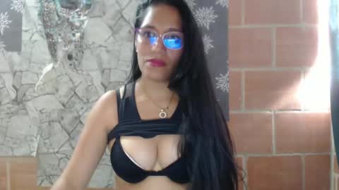 angela online show from February 4, 9:10 pm