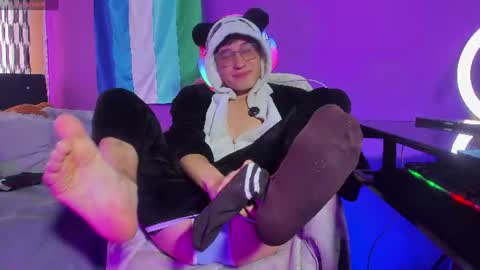 Snapshot of angelito18_twink chatting on June 10, 6:07 pm Angel online show from June 10, 6:07 pm