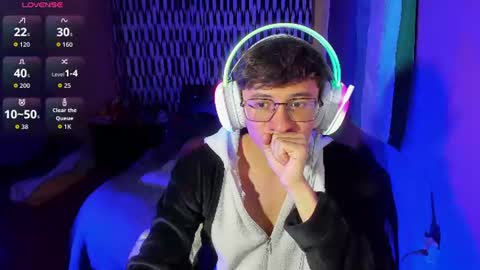 Snapshot of angelito18_twink chatting on June 11, 12:32 am Angel online show from June 11, 12:32 am