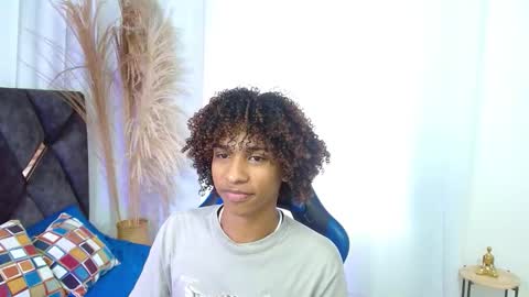 Angel online show from November 7, 9:15 pm