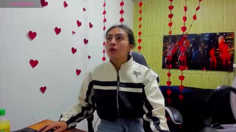 Snapshot of angell_cooper8 chatting on February 23, 12:35 pm Angell cooper8 online show from February 23, 12:35 pm