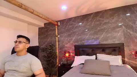 angell_rodriguez online show from June 21, 3:20 am