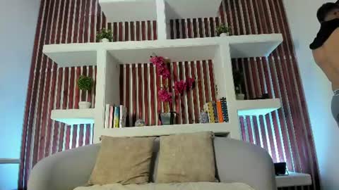 angell_rodriguez online show from July 7, 2:47 am
