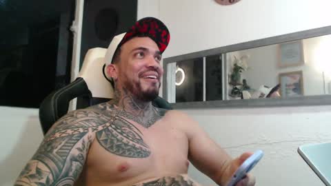 angellatino0 online show from December 2, 3:47 am