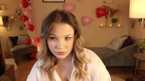 Snapshot of angelldreamss chatting on February 12, 9:21 pm angelldreamss online show from February 12, 9:21 pm