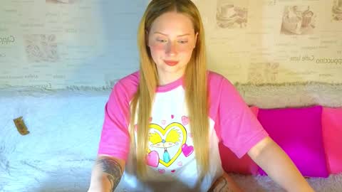 Snapshot of angellisss chatting on September 18, 3:14 pm Cutie online show from September 18, 3:14 pm