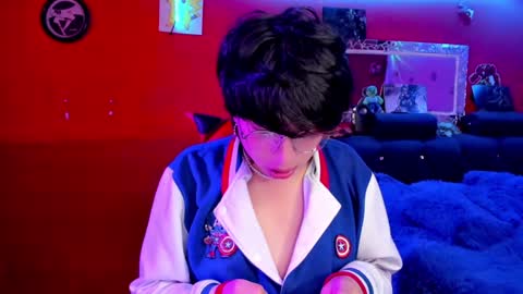 Snapshot of angellonfire chatting on December 16, 8:09 am Angel  online show from December 16, 8:09 am