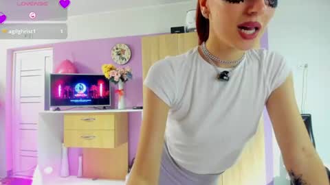Snapshot of angelly_fox chatting on July 24, 7:01 pm Angelli online show from July 24, 7:01 pm