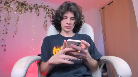 Angel online show from February 18, 6:04 pm