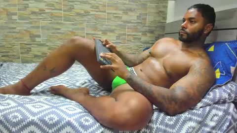Snapshot of angelo_evans33 chatting on April 22, 1:19 am angelo_evans33 online show from April 22, 1:19 am