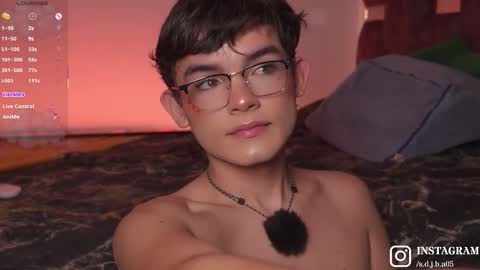 Angelo I work from home this is my room  online show from November 21, 6:34 am