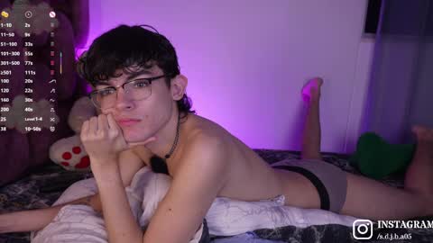 Angelo I work from home this is my room  online show from April 5, 2:09 am