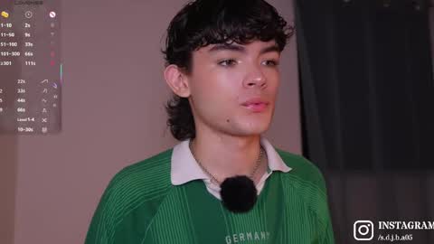 Snapshot of angelocute_ chatting on April 25, 1:08 am Angelo I work from home this is my room online show from April 25, 1:08 am