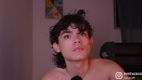 Snapshot of angelocute_ chatting on June 24, 1:15 am Angelo I work from home this is my room online show from June 24, 1:15 am