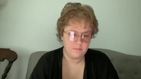 Snapshot of angeloflight273360 chatting on April 27, 1:09 pm Angel of Light online show from April 27, 1:09 pm