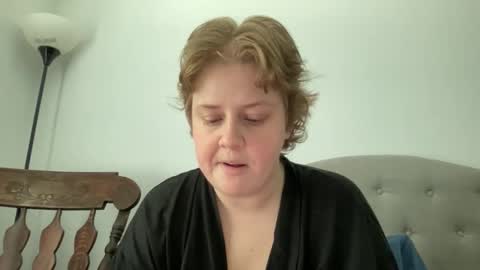 Snapshot of angeloflight273360 chatting on May 3, 7:31 pm Angel of Light online show from May 3, 7:31 pm