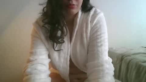 Snapshot of angelrrm chatting on May 28, 6:49 pm angelrrm online show from May 28, 6:49 pm