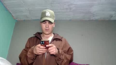 Snapshot of angels_0001 chatting on June 2, 7:10 am angels_0001 online show from June 2, 7:10 am