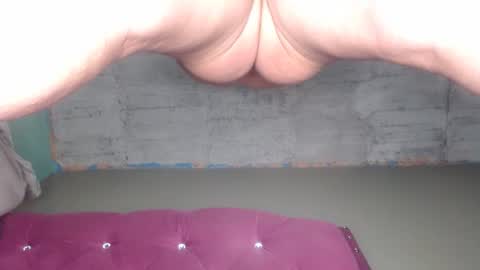 Snapshot of angels_0001 chatting on July 22, 10:12 pm angels_0001 online show from July 22, 10:12 pm