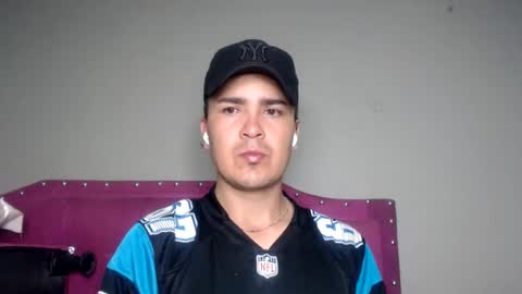 Snapshot of angels_0001 chatting on July 26, 9:38 am angels_0001 online show from July 26, 9:38 am