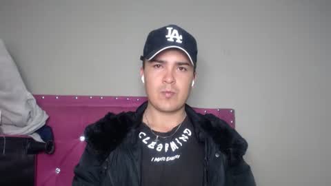 Snapshot of angels_0001 chatting on July 27, 6:20 am angels_0001 online show from July 27, 6:20 am