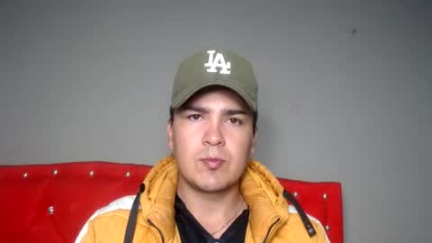 Snapshot of angels_0001 chatting on August 3, 7:18 am angels_0001 online show from August 3, 7:18 am