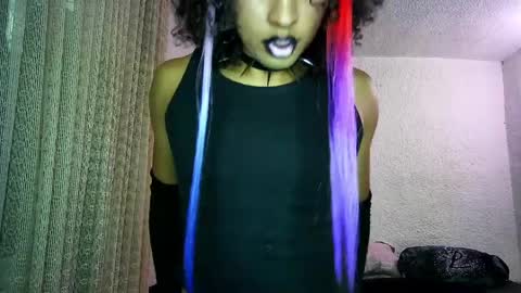 Snapshot of angelsdustxxx chatting on April 1, 1:41 pm online show from April 1, 1:41 pm