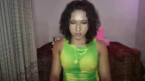 Snapshot of angelsdustxxx chatting on April 17, 2:03 am online show from April 17, 2:03 am