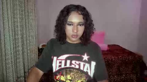 Snapshot of angelsdustxxx chatting on April 19, 4:34 am online show from April 19, 4:34 am