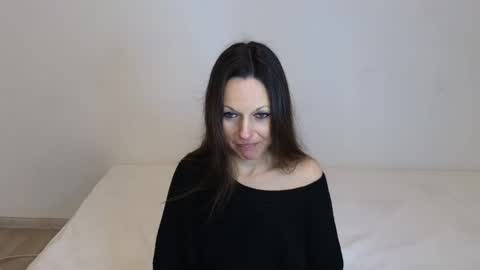 Giulia online show from February 9, 1:48 pm