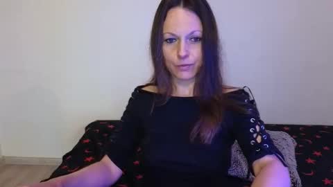Snapshot of angelslive99 chatting on May 21, 12:34 pm Giulia online show from May 21, 12:34 pm