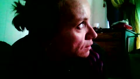 Snapshot of angelvanderpool71 chatting on February 22, 6:39 pm angelvanderpool71 online show from February 22, 6:39 pm