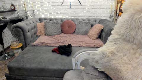 Snapshot of angelwild007 chatting on February 9, 11:25 pm Angel Wild online show from February 9, 11:25 pm