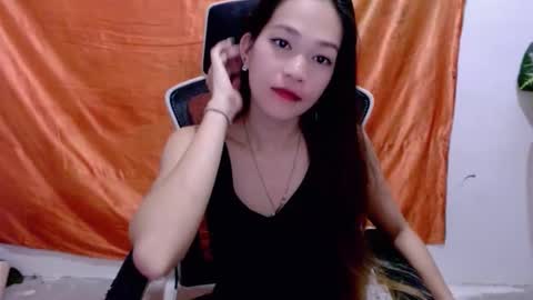 Snapshot of angelyn_slim chatting on June 6, 8:08 am angelyn_slim online show from June 6, 8:08 am