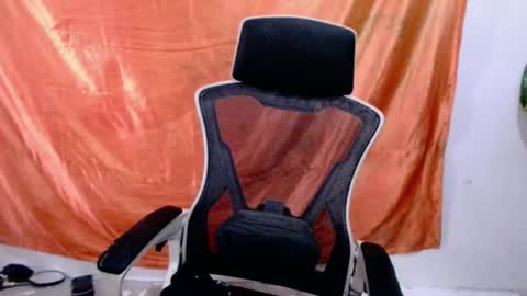 Snapshot of angelyn_slim chatting on June 29, 5:25 am angelyn_slim online show from June 29, 5:25 am