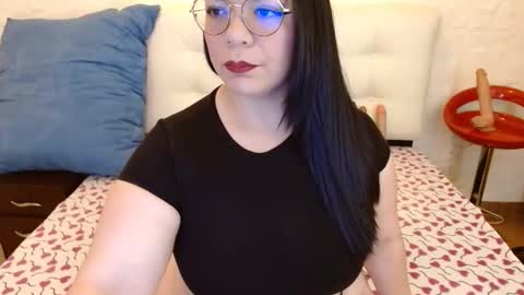 Angie online show from November 21, 6:50 pm