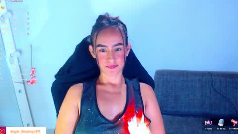 Snapshot of angie_dreamgirl chatting on February 25, 12:31 am IG angie dreamgirl01 online show from February 25, 12:31 am