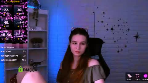 Snapshot of angie_foxy chatting on June 22, 3:25 am Angle online show from June 22, 3:25 am
