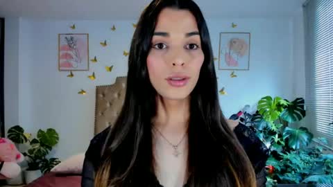 Snapshot of angie_modelo chatting on August 4, 8:44 pm Anabella online show from August 4, 8:44 pm
