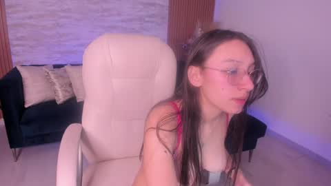 Snapshot of angie_smith_x chatting on May 29, 10:57 am angie_smith_x online show from May 29, 10:57 am