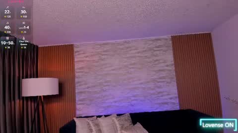 Snapshot of angie_smith_x chatting on June 10, 11:09 am angie_smith_x online show from June 10, 11:09 am