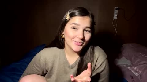 Snapshot of angietubebe chatting on October 27, 2:04 am Angie tu bebe online show from October 27, 2:04 am