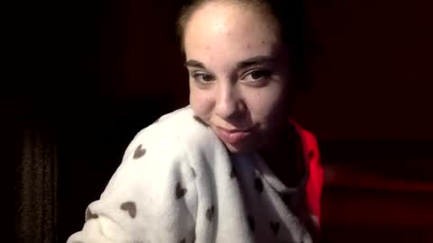 Snapshot of angle_cute05 chatting on July 9, 9:08 pm Angel Cute online show from July 9, 9:08 pm