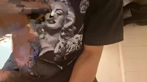 Snapshot of angrychicks83 chatting on February 13, 1:40 pm angrychicks83 online show from February 13, 1:40 pm