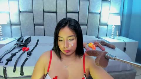 Snapshot of anievans_ chatting on June 8, 11:10 am Ani Time schedule 0600 - 1400 GMT -5 online show from June 8, 11:10 am