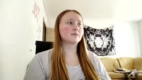 Snapshot of anika_lipps chatting on June 9, 10:27 am Anika online show from June 9, 10:27 am