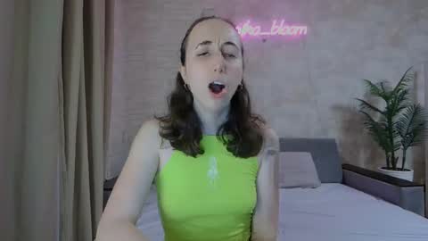 Snapshot of anikabloom chatting on January 13, 3:56 am anikabloom online show from January 13, 3:56 am