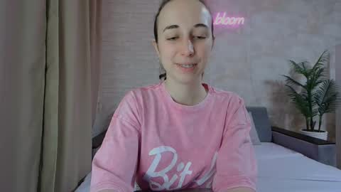 Snapshot of anikabloom chatting on January 18, 3:20 am anikabloom online show from January 18, 3:20 am