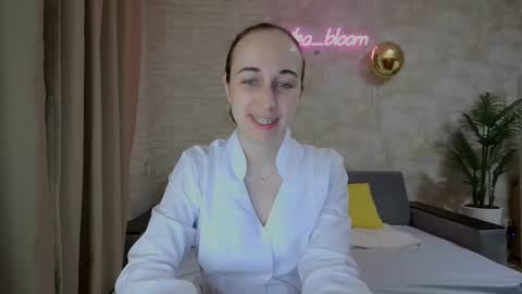 Snapshot of anikabloom chatting on February 17, 11:09 pm anikabloom online show from February 17, 11:09 pm