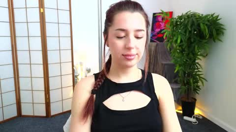 Anika online show from April 29, 7:23 am